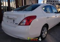 Se vende urgemente Nissan Versa 2014 Manual en San Luis Potosí