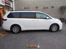 Toyota Sienna 2013 impecable