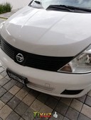 Un carro Nissan Tiida 2013 en Zapopan