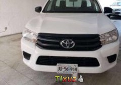 Un carro Toyota Hilux 2016 en Guadalajara