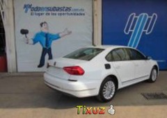 Un carro Volkswagen Passat 2016 en Gustavo A Madero