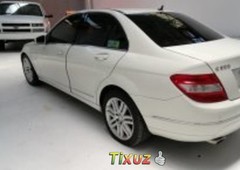 Vendo un carro MercedesBenz Clase C 2010 excelente llámama para verlo