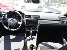 Volkswagen Passat Comfortline Tiptronic 2017