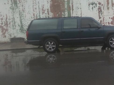 Chevrolet Suburban 1993 8 cil automatica 4x4 mexicana