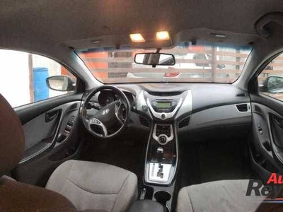 Hyundai Elantra 2012 4 cil automático americano