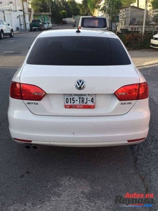 Volkswagen Jetta 2011 5 cil automático regularizado