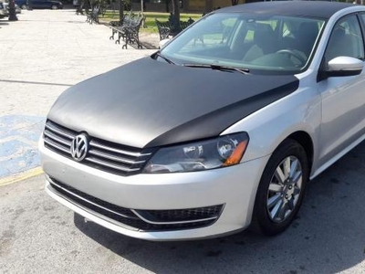 Volkswagen Passat 2013 4 cil automático americano