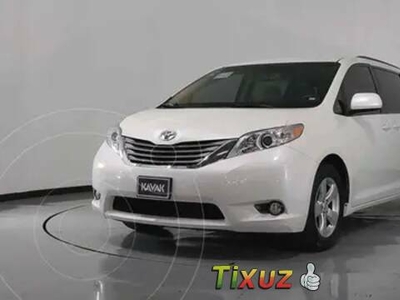 Toyota Sienna XLE 35L