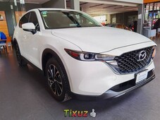Auto Mazda CX5 2022 de único dueño en buen estado