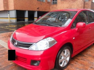 nissan-tiida-premium-2011 automática