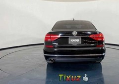 Pongo a la venta cuanto antes posible un Volkswagen Passat en excelente condicción