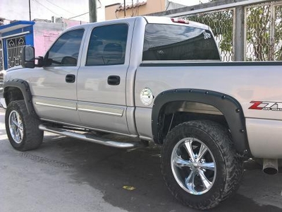 Chevrolet Silverado 2005 8 cil automatica 4x4 americano