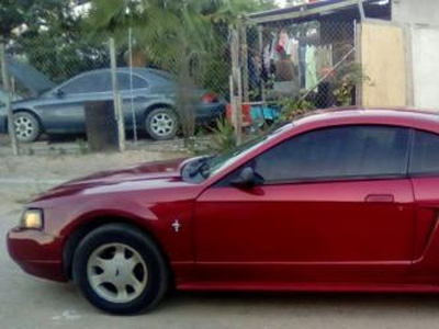 Ford Mustang 2000 6 cil automático regularizado