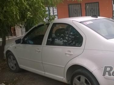 Volkswagen Jetta 2002 4 cil automático regularizado