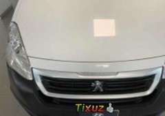 En venta un Peugeot Partner 2017 Manual en excelente condición