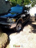 Ford Expedition negra