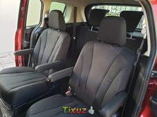 Mazda 5 roja minivan