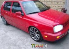 Pongo a la venta cuanto antes posible un Volkswagen Golf en excelente condicción