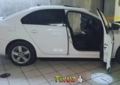 Quiero vender inmediatamente mi auto Volkswagen Jetta 2012 muy bien cuidado