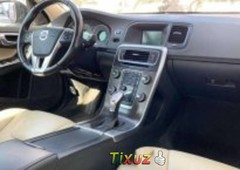 Quiero vender urgentemente mi auto Volvo S60 2013 muy bien estado