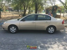 Se vende un Chevrolet Malibu 2004 por cuestiones económicas