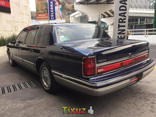 Se vende un Lincoln Town Car de segunda mano