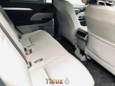 Toyota Highlander 2017 5p LE V6 35 Aut