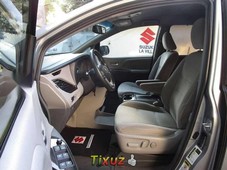 Toyota Sienna 5p XLE TAa acBABLRA17