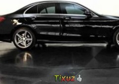 Un carro MercedesBenz Clase C 2016 en Lerma