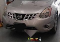 Un carro Nissan Rogue 2012 en Iztacalco