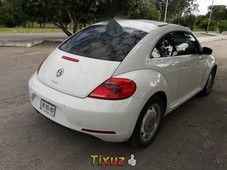 Un carro Volkswagen Beetle 2016 en Mérida