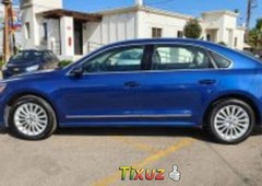 Un carro Volkswagen Passat 2017 en Mexicali