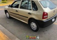 Un carro Volkswagen Pointer 2004 en Puebla