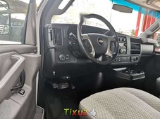 Vendo un carro Chevrolet Express Van 2017 excelente llámama para verlo