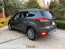 Vendo un carro Ford Escape 2016 excelente llámama para verlo