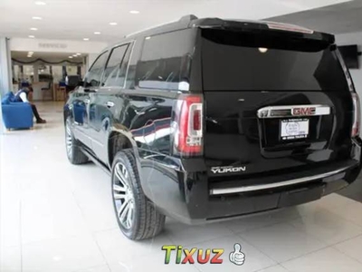 GMC Yukon Denali 8 Vel AWD