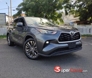 Toyota Highlander LE 2020