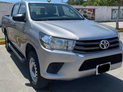 Toyota Hilux 2.7 Cabina Doble Sr Mt