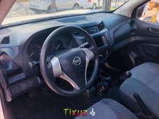 NISSAN NP300 PAQ SEG BLANCA 2017 8181