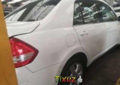 Pongo a la venta cuanto antes posible un Nissan Tiida en excelente condicción