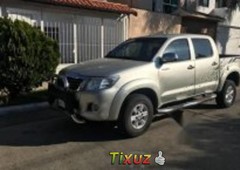 Quiero vender cuanto antes posible un Toyota Hilux 2013