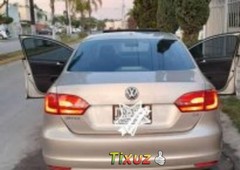 Quiero vender inmediatamente mi auto Volkswagen Jetta 2012