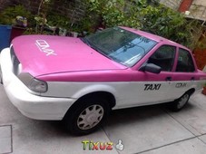 se vende Tsuru con placas de taxi