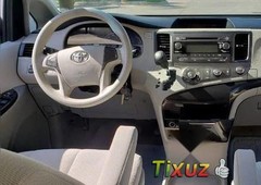Toyota Sienna LE 2012 PARTICULAR