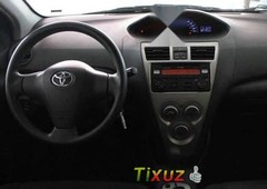 Toyota Yaris 2014 4p Sedán Premium L4 15 Aut