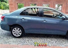 Toyota Yaris 2016 4p Sedán Premium L4 15 Aut