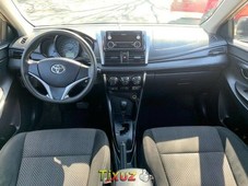 Toyota Yaris Core 2017 Automatico Plata