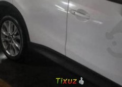 Un carro Mazda CX5 2015 en Miguel Hidalgo