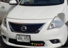 Un excelente Nissan Versa 2012 está en la venta