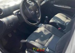 Un Toyota Yaris 2011 impecable te está esperando